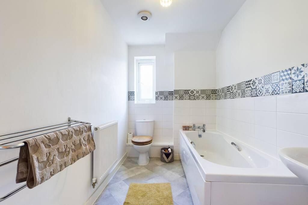 Chic Centre With Allocated Parking Apartment Swansea