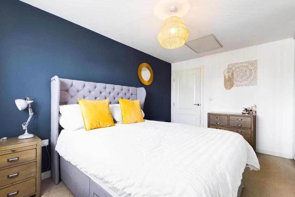 Chic Centre With Allocated Parking Apartment