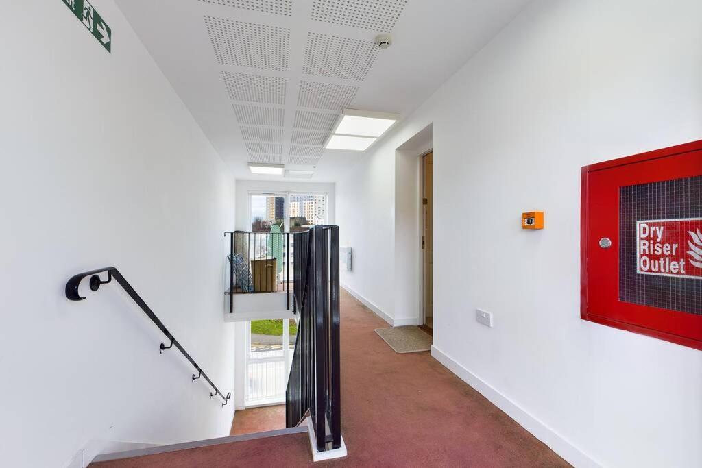 Chic Centre With Allocated Parking Apartment *